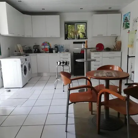 Quinta Palmeiras, 1 *